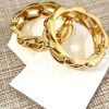 WhatsApp Image 2026-03-25 at 18.33.12 (10) Golden Link Luxe Bangle